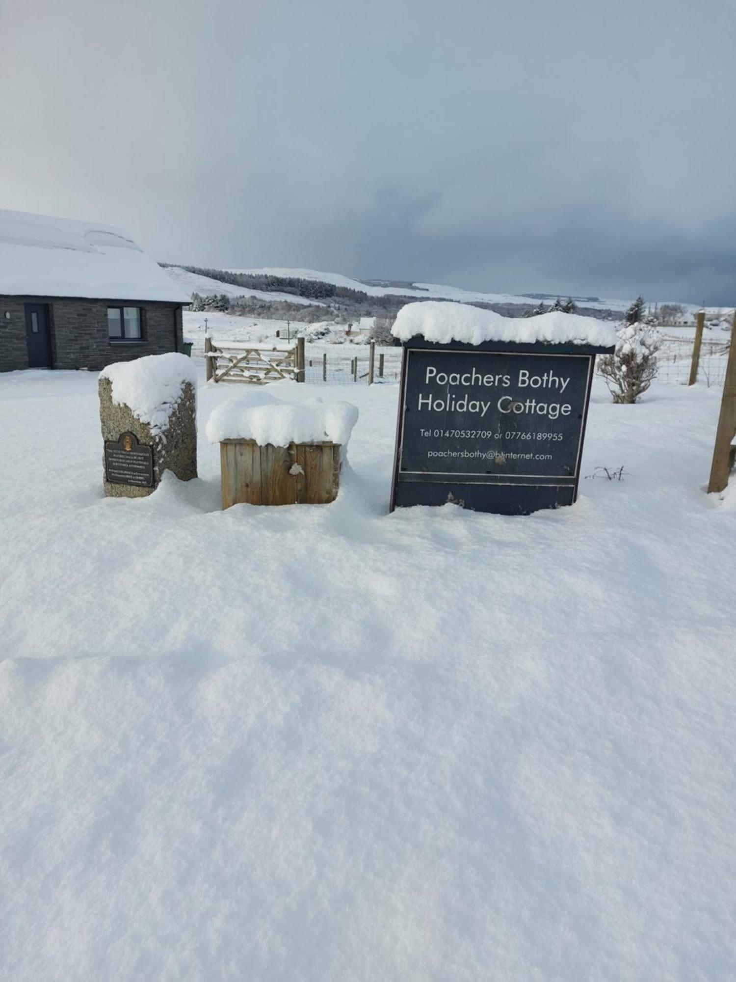 Poachers Bothy Skeabost Eksteriør billede