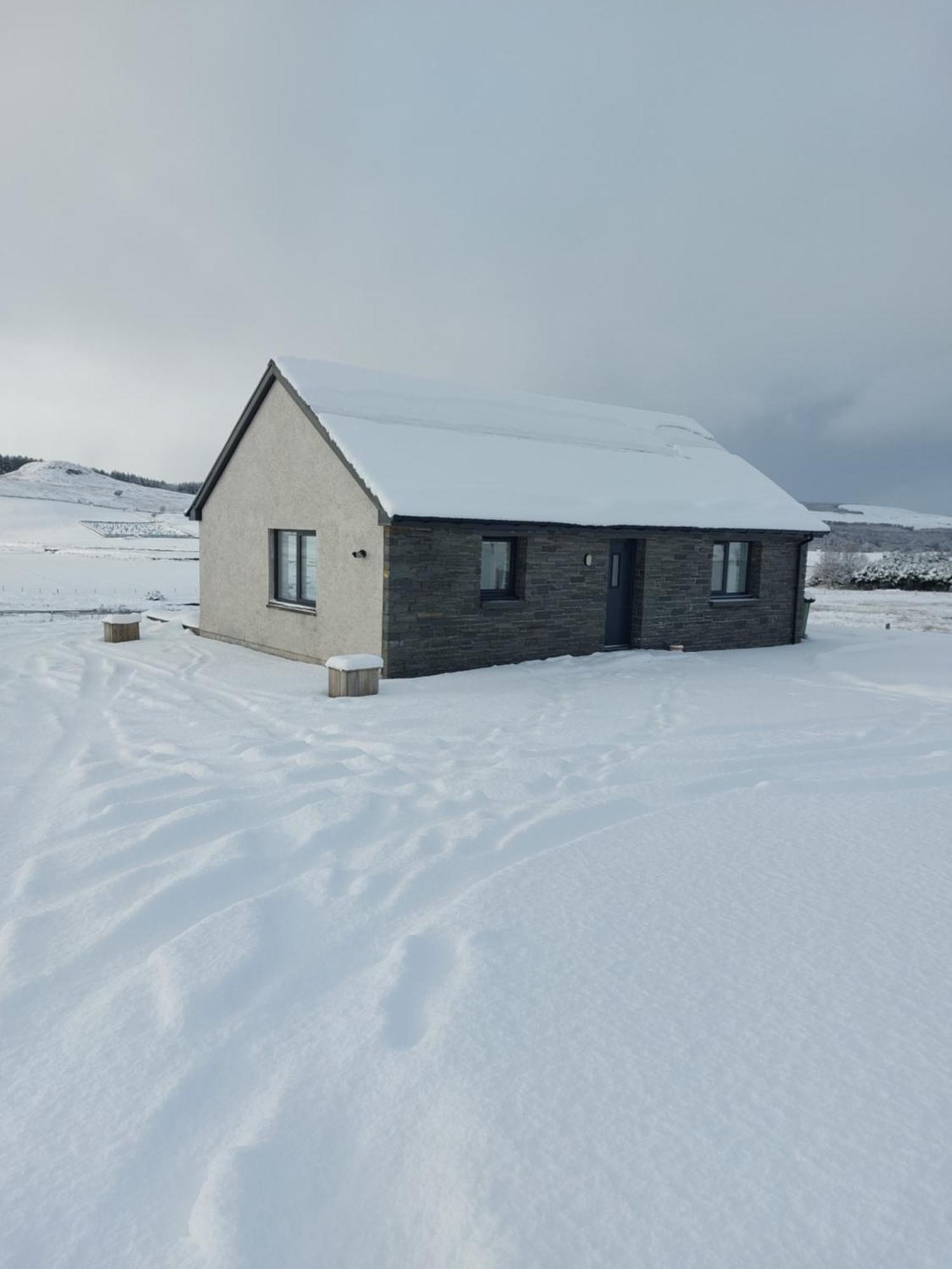 Poachers Bothy Skeabost Eksteriør billede